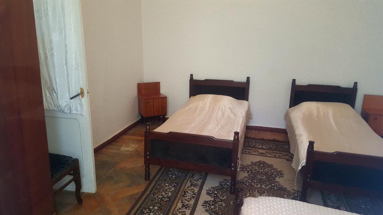 Firuza Hostel Borjomi ภายนอก รูปภาพ