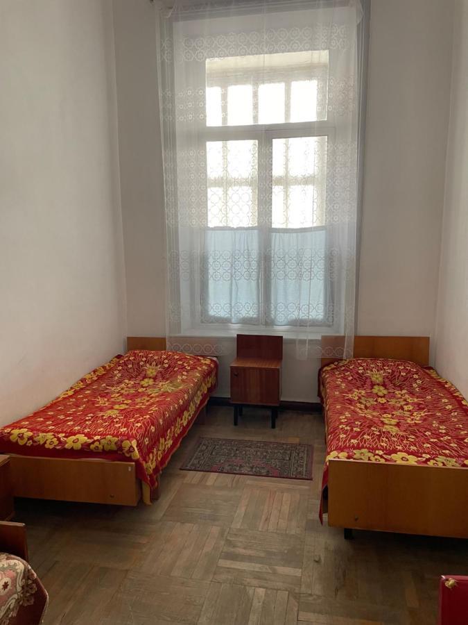 Firuza Hostel Borjomi ภายนอก รูปภาพ