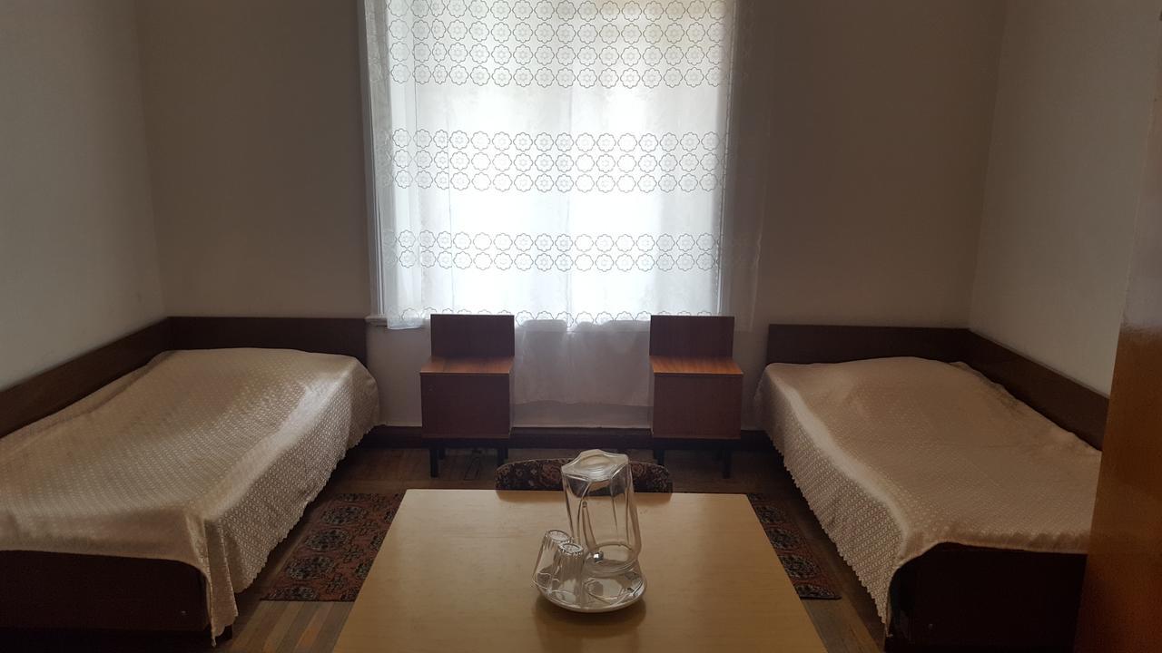 Firuza Hostel Borjomi ภายนอก รูปภาพ