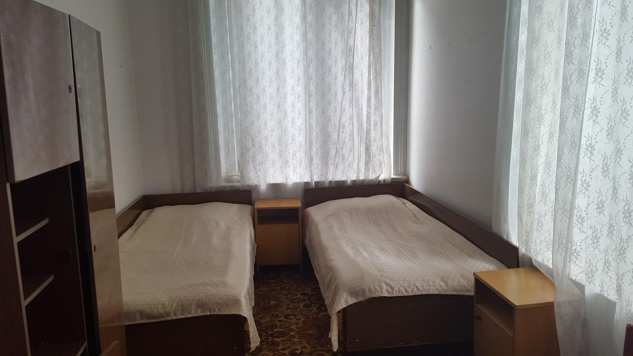 Firuza Hostel Borjomi ภายนอก รูปภาพ