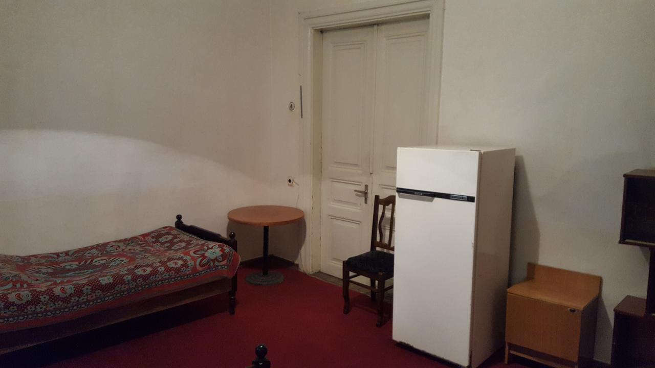 Firuza Hostel Borjomi ภายนอก รูปภาพ