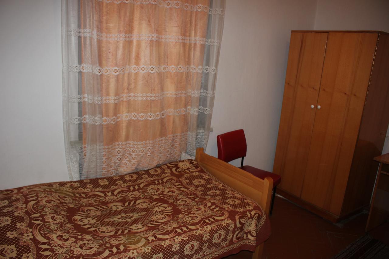 Firuza Hostel Borjomi ภายนอก รูปภาพ