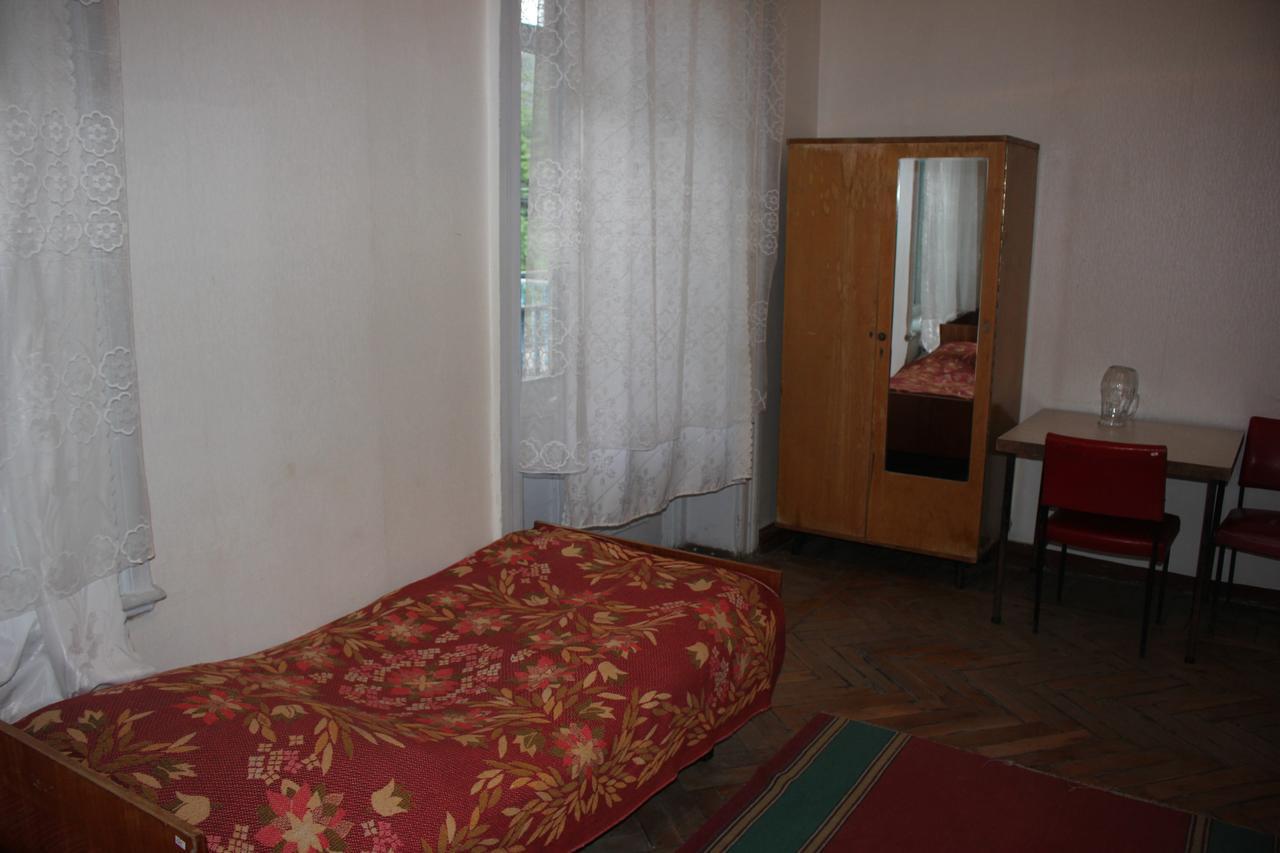Firuza Hostel Borjomi ภายนอก รูปภาพ