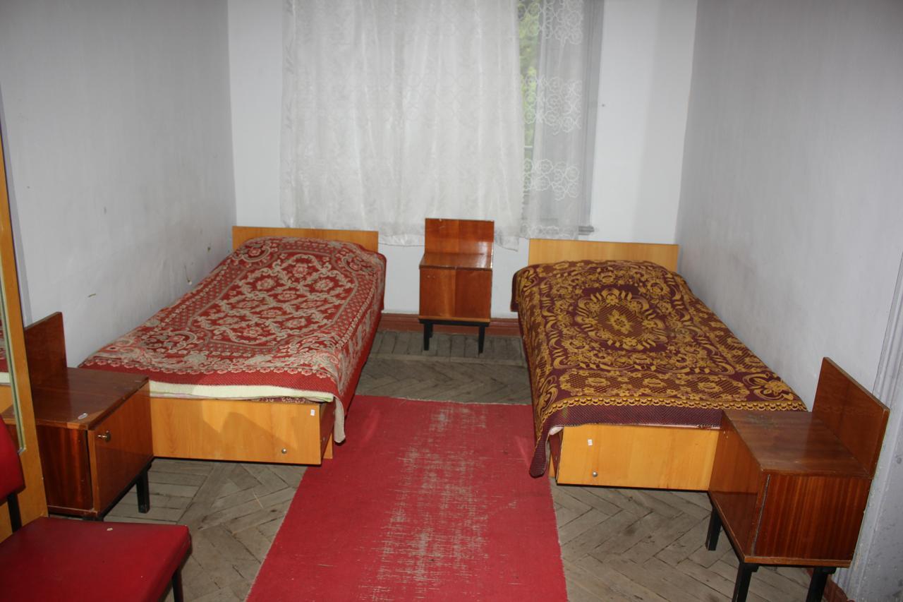 Firuza Hostel Borjomi ภายนอก รูปภาพ